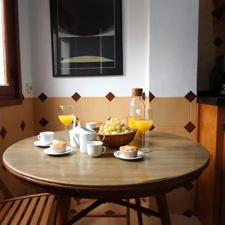 Casa Tosca En Pueblo *
