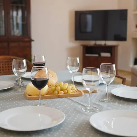 Casa Tosca En Pueblo *