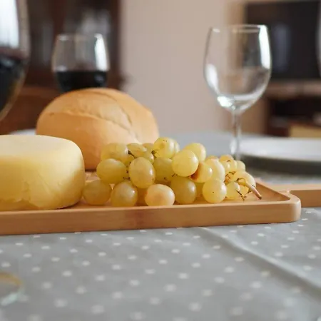 Casa Tosca En Pueblo *