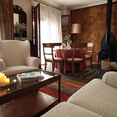 Casa Tosca En Pueblo *