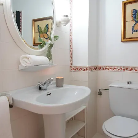 Casa Tosca En Pueblo
